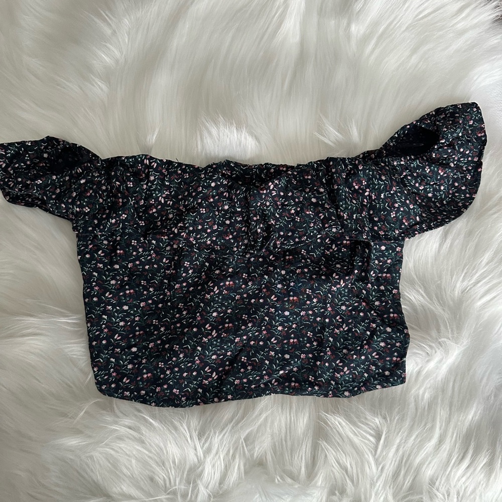 Abercrombie & Fitch Cropped Floral Top